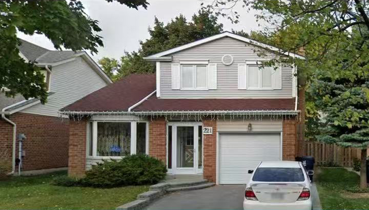 221 Goldhawk Tr., Toronto