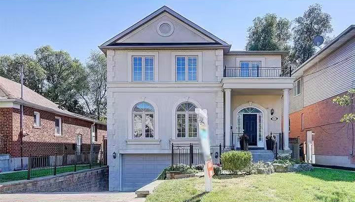 525 Glengarry Ave., Toronto