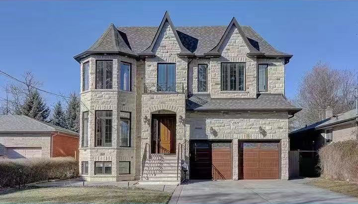 168 Maple Ave., Richmond Hill